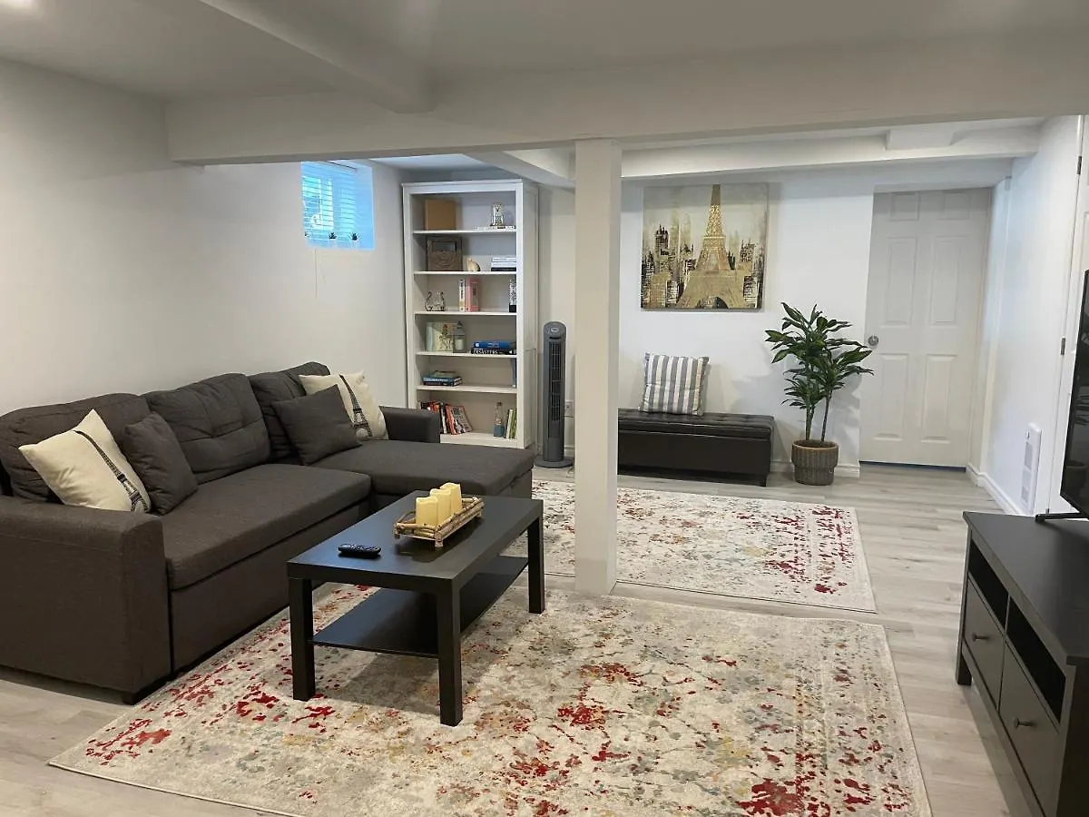 Newly Renovated 2 Bedroom 1 Ba *10 Min Walk To Falls* Cataratas do Niágara 0*,  Canadá