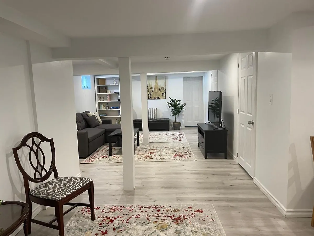 Newly Renovated 2 Bedroom 1 Ba *10 Min Walk To Falls* Cataratas do Niágara 0*,  Canadá